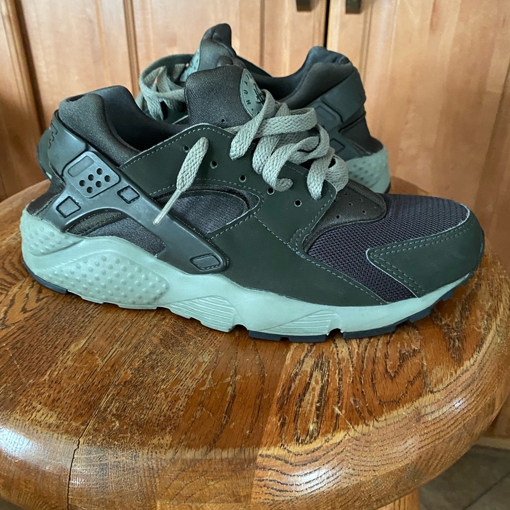 Nike Huarache Green Size 6Y 5.5